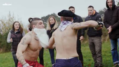 MUAK | Olentzero VS Aita Noël, borroka historikoa
