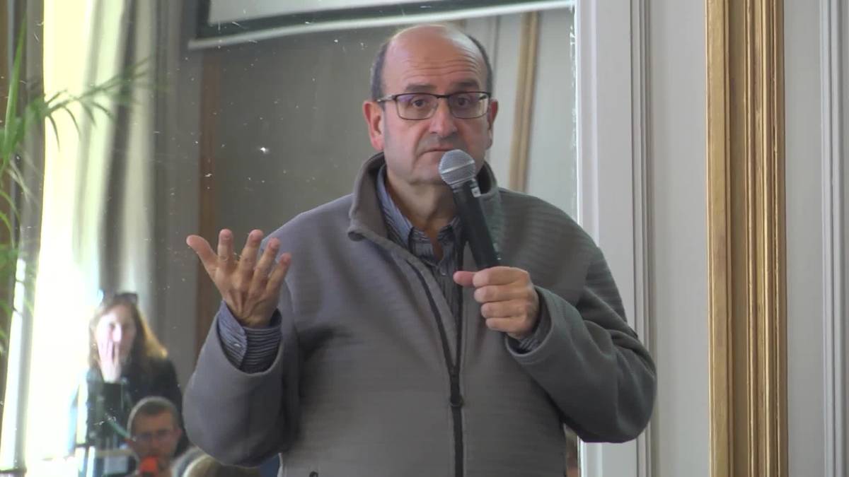 Zer idatzi zuen Etxeparek?